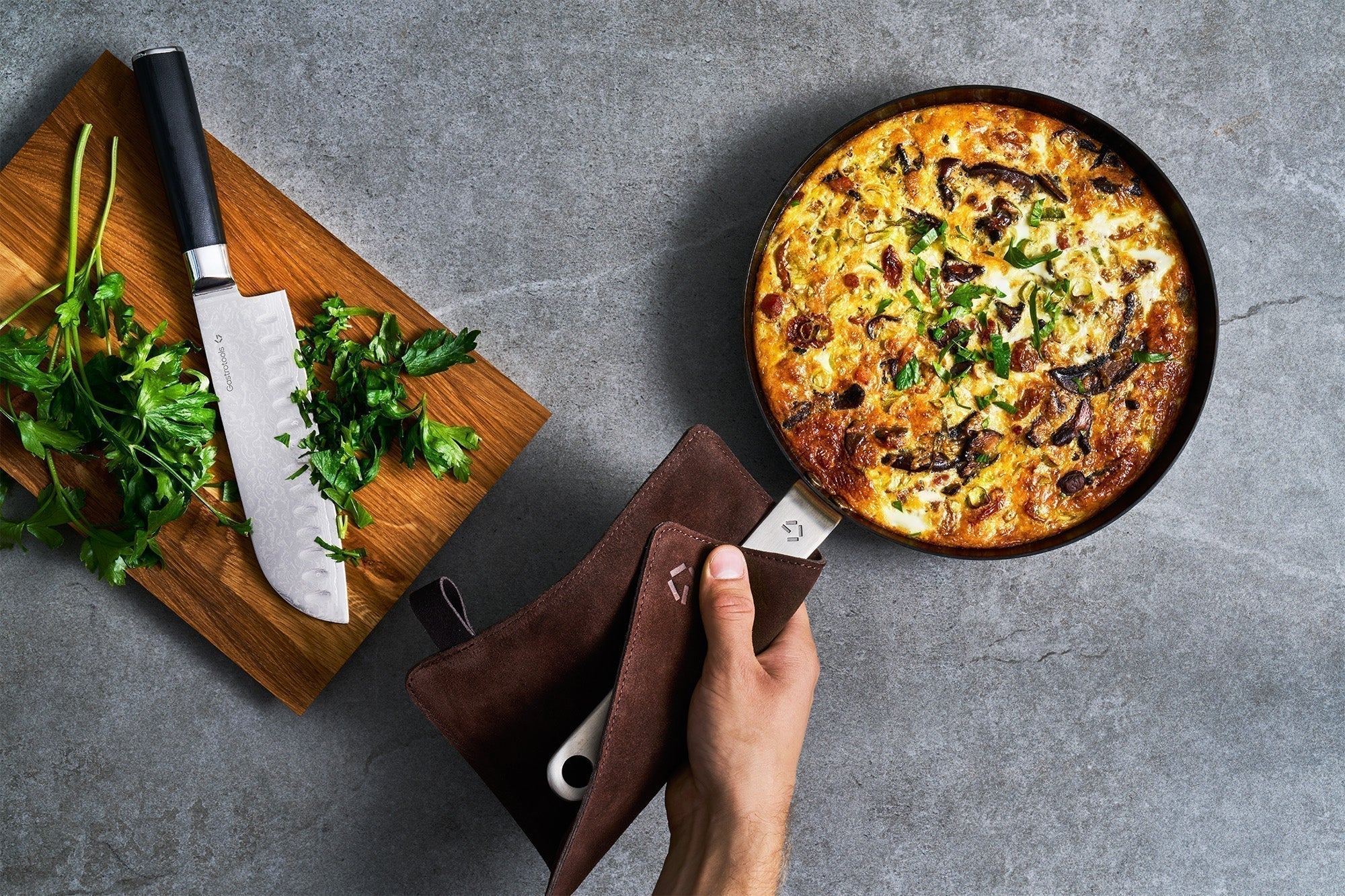 Frittata med svampe, tomat og pancetta - Gastrotools.dk